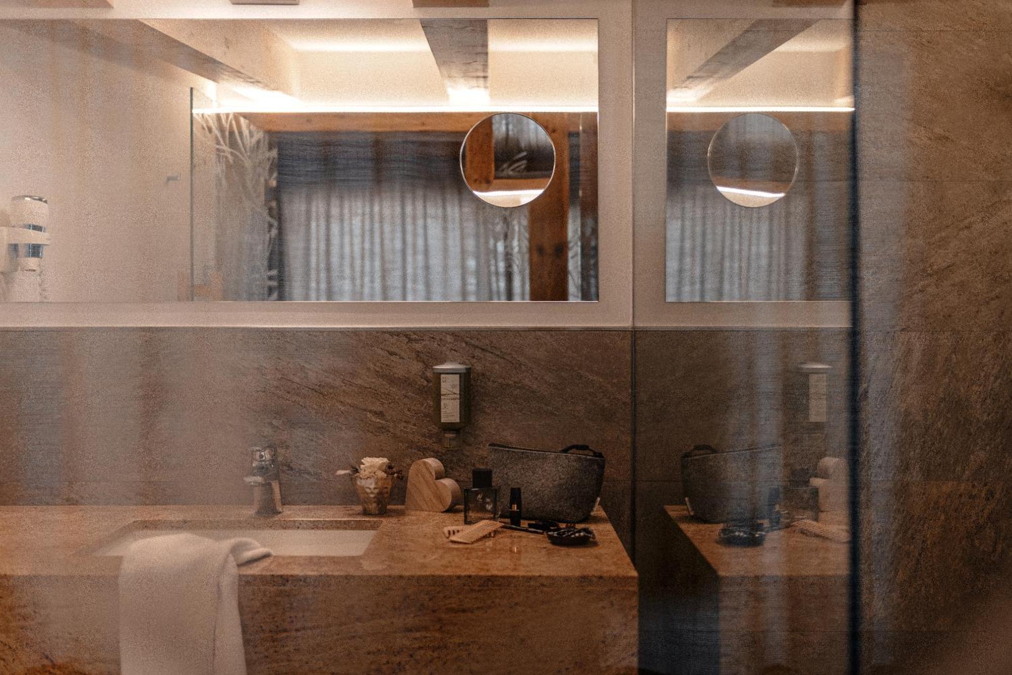 Cristallo Sport & Wellness Hotel Levico Terme Room photo